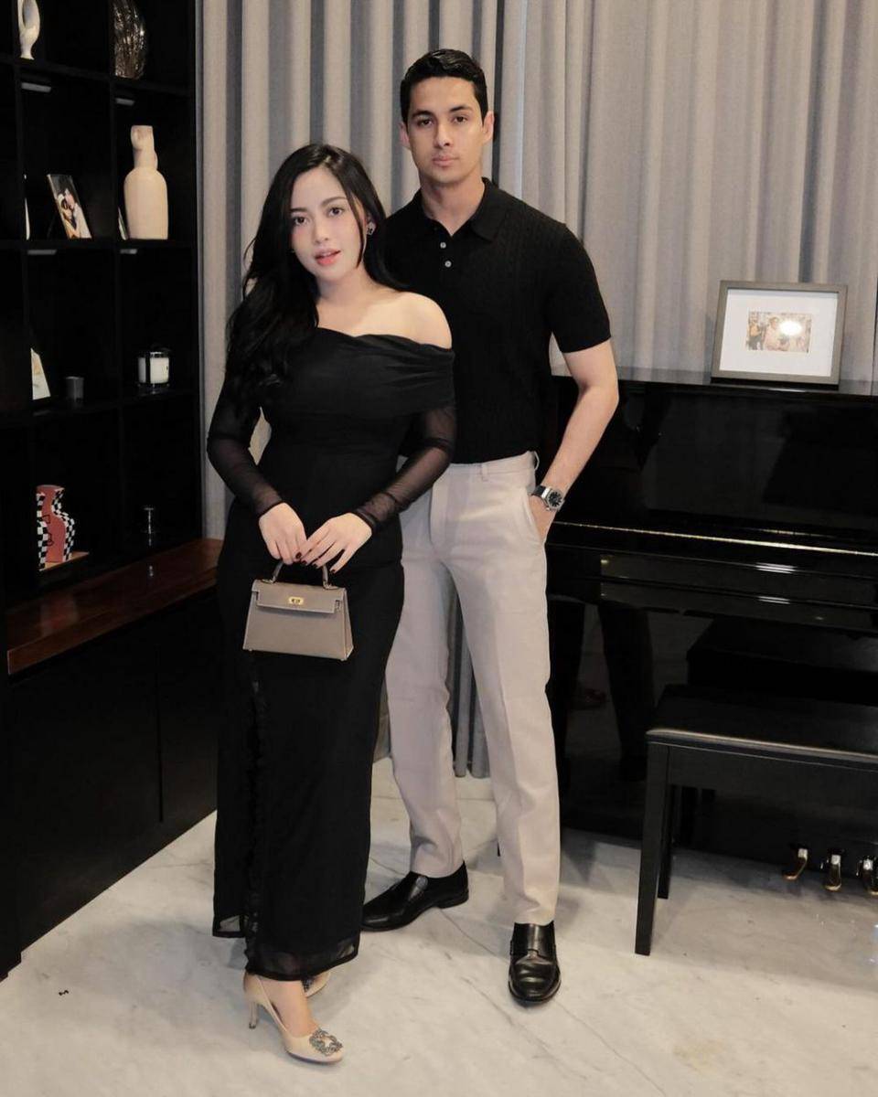 potret OOTD kondangan (instagram.com/rachelvennya)