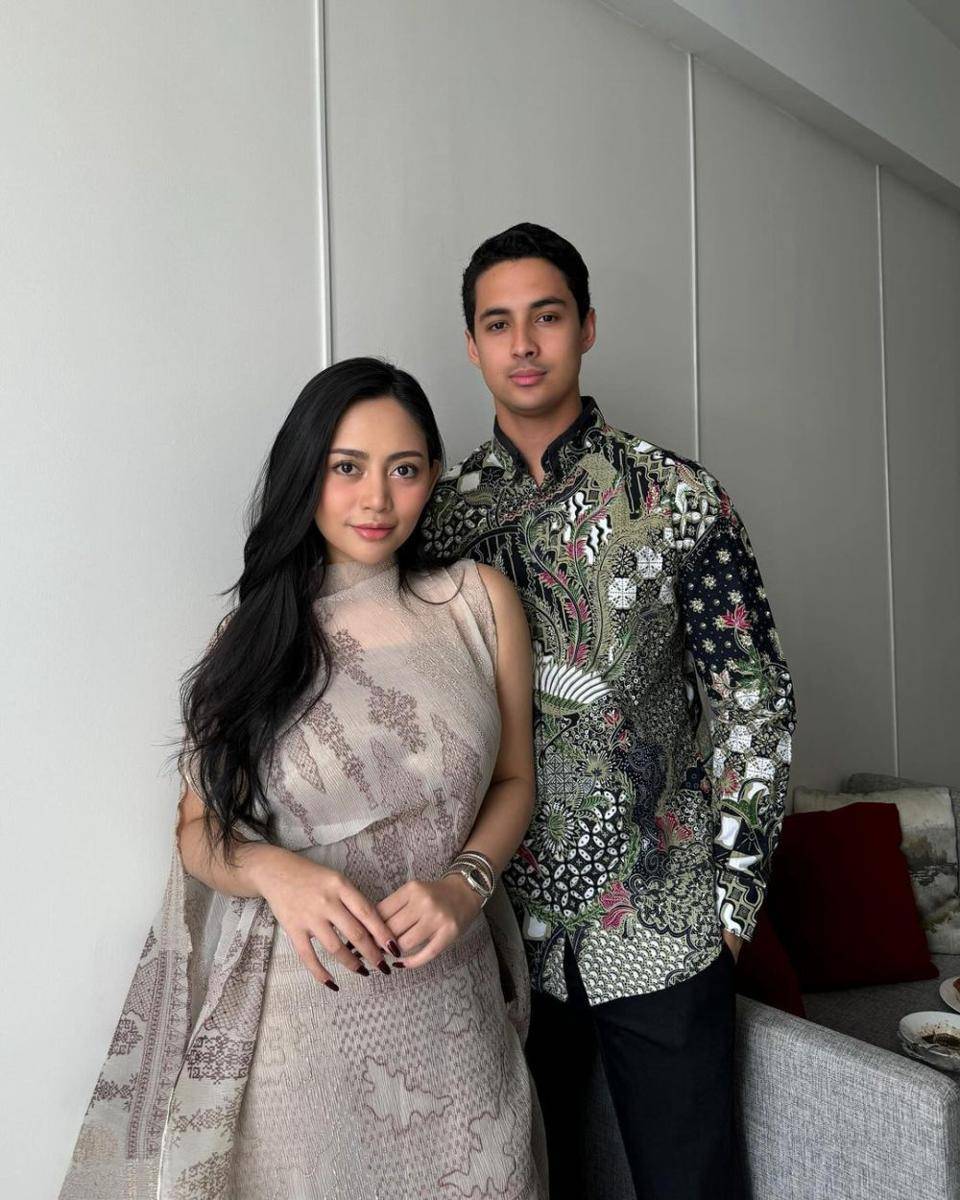 potret OOTD kondangan (instagram.com/rachelvennya)