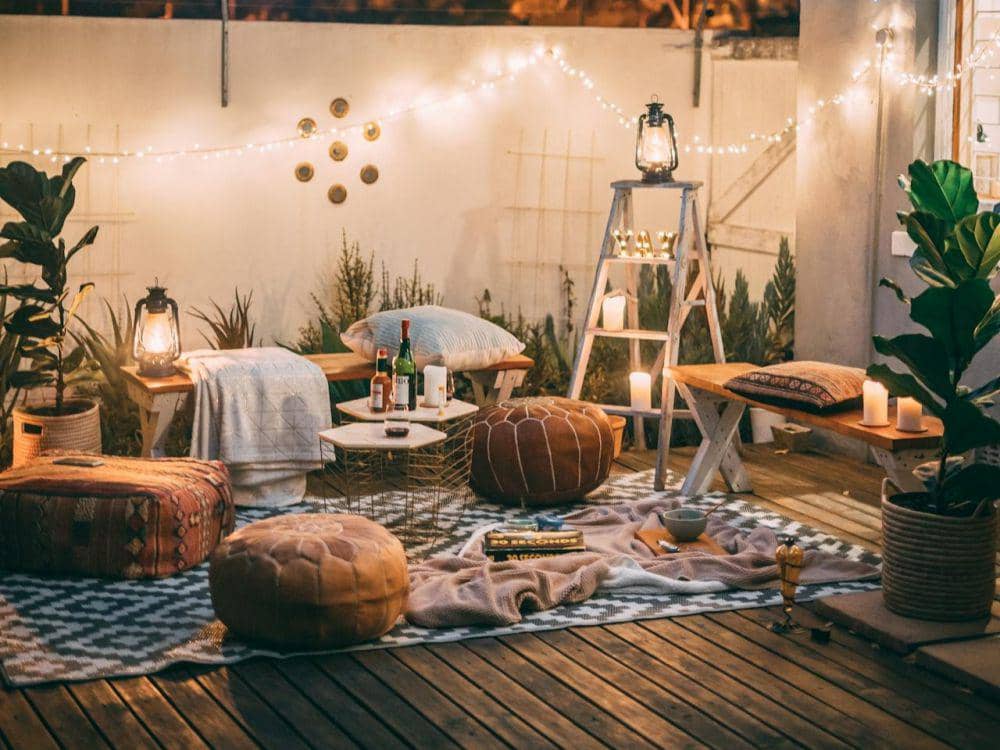 inspirasi dekorasi area santai dengan permadani (pexels.com/Taryn Elliott)