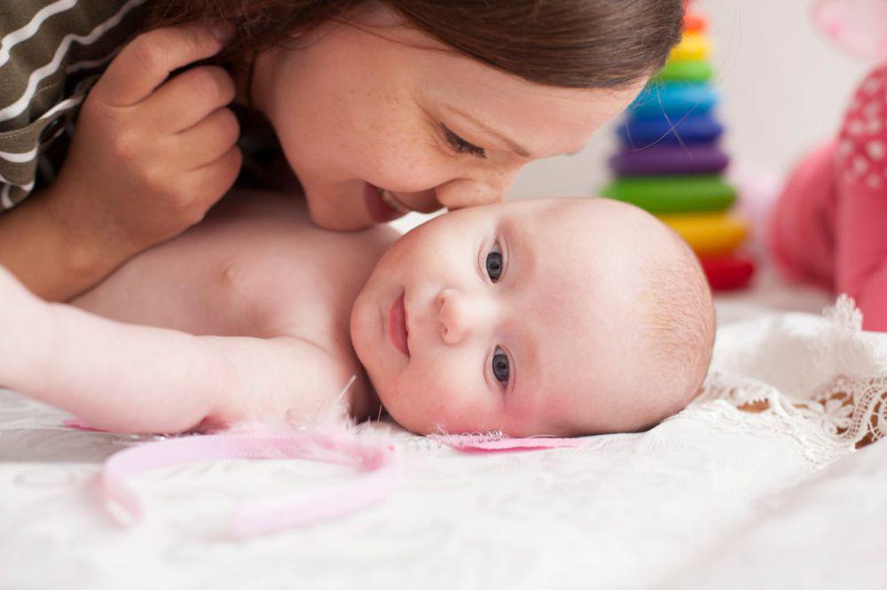 5 Hadiah Bermanfaat untuk Ibu Baru Melahirkan, Beri Keperluan Bayi