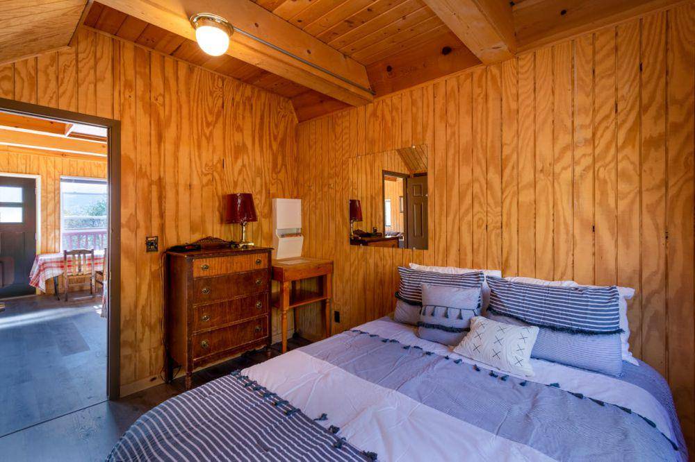 ilustrasi kamar tidur (pexels.com/Get Lost Mike)