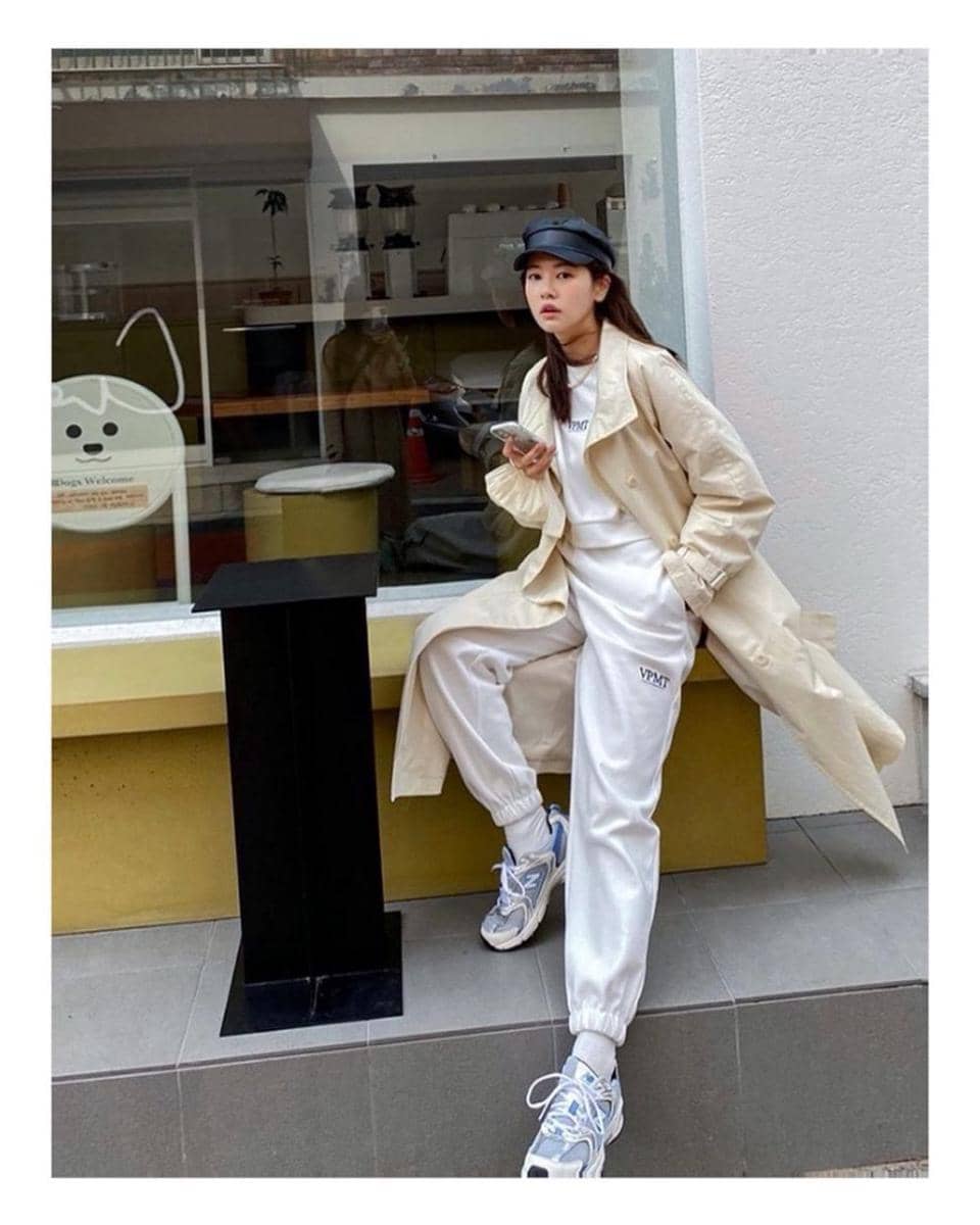layering outfit ala Jung So-min (instagram.com/somin_jj)