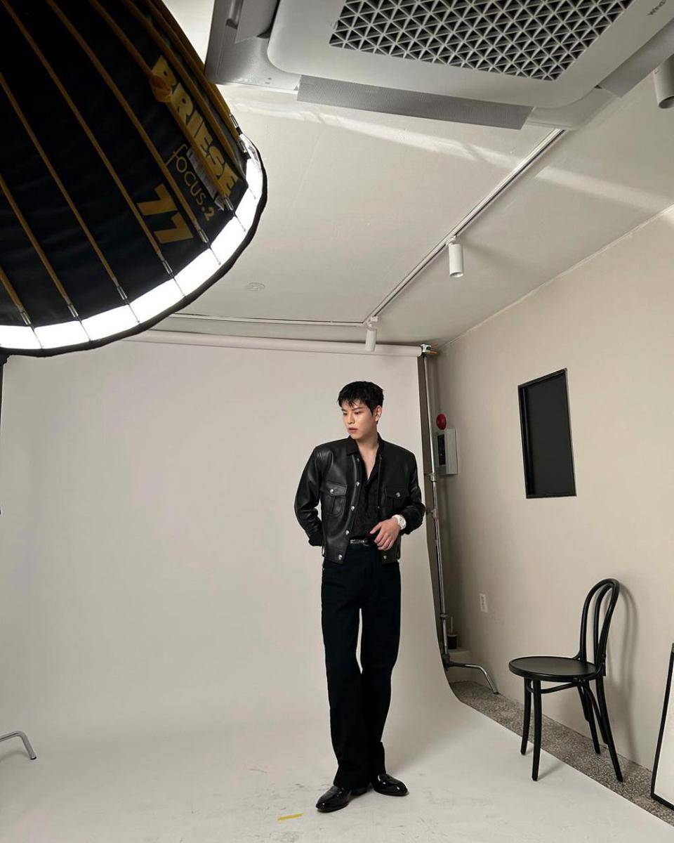 luter jaket ala Seungmin Stray Kids (instagram.com/miniverse.___)