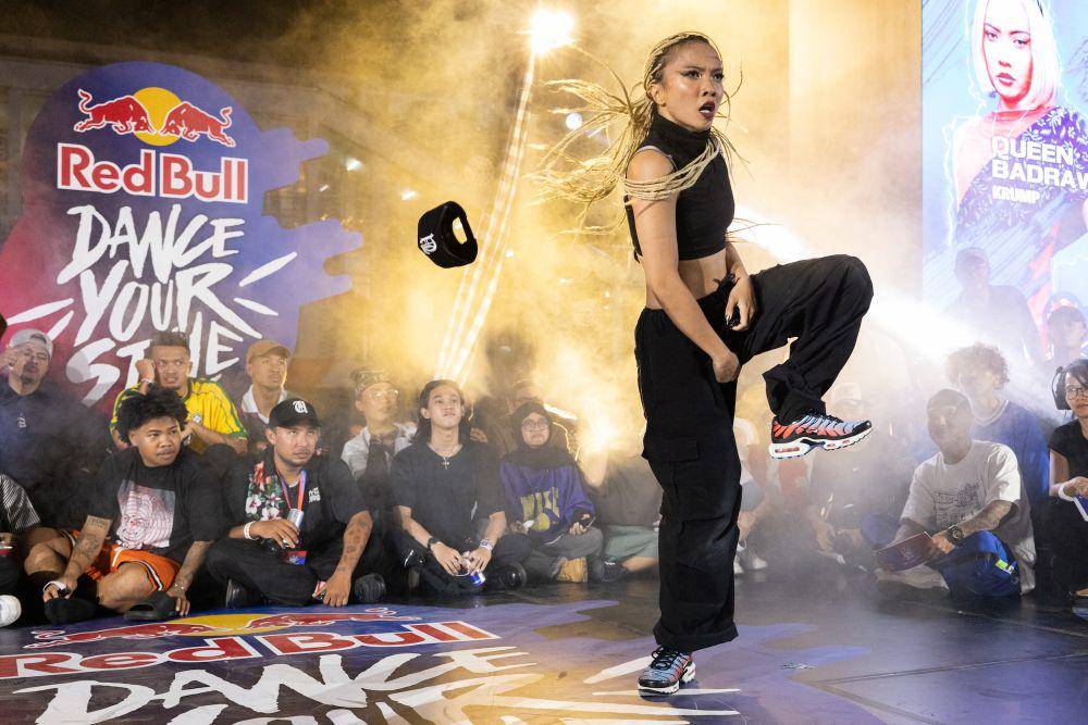Suasana kompetisi Red Bull Dance Your Style di Anjungan Sarinah. 27 Juli 2024. (Insan Kurniawan/Red Bull Content Pool)