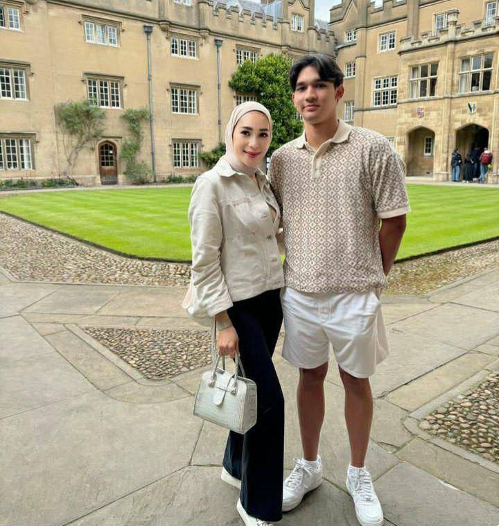 potret Ardio Taulany yang baru selesai Summer School di Inggris (instagram.com/erintaulany)