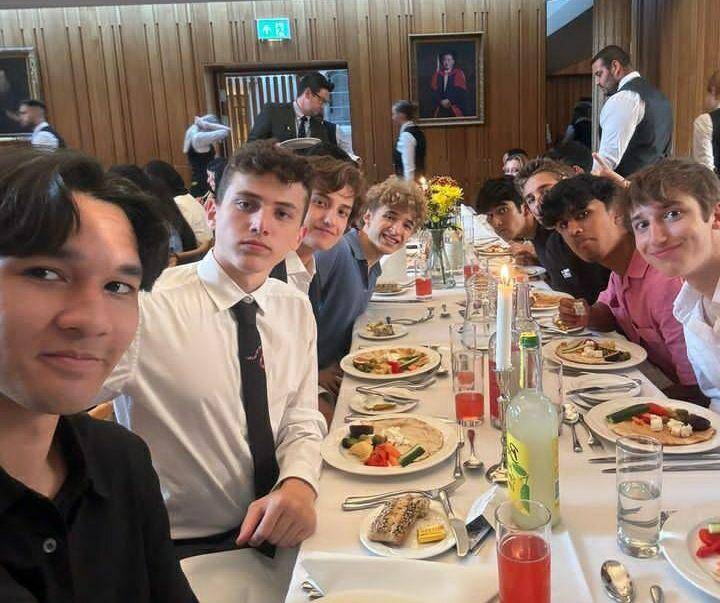 potret Ardio Taulany Summer School di Inggris (instagram.com/erintaulany)