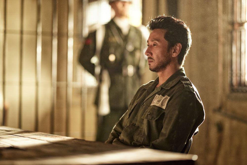 7 Potret Lee Sun Kyun di Land of Happiness, Siap Tayang Agustus 2024