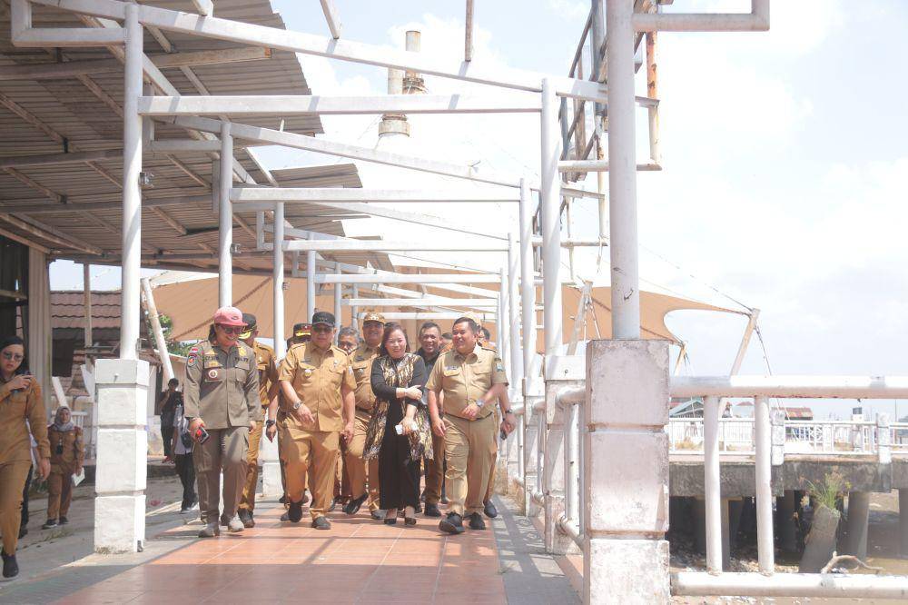 Pemkot Palembang tinjau kondisi Dermaga 7 Ulu Palembang (IDN Times/Dok. Kominfo Palembang)