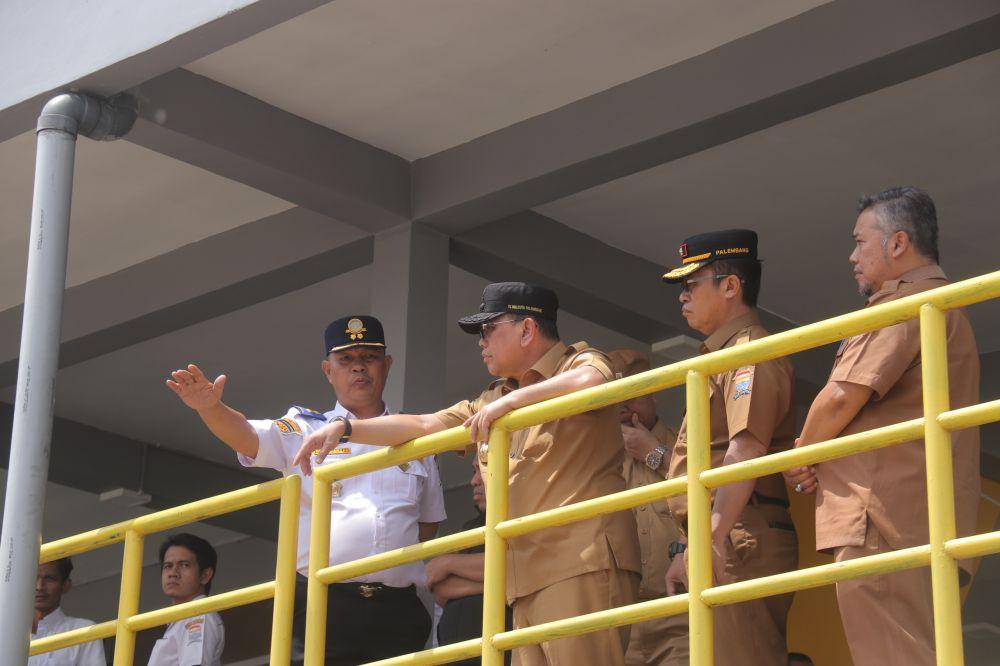 Pemkot Palembang tinjau kondisi Dermaga 7 Ulu Palembang (IDN Times/Dok. Kominfo Palembang)