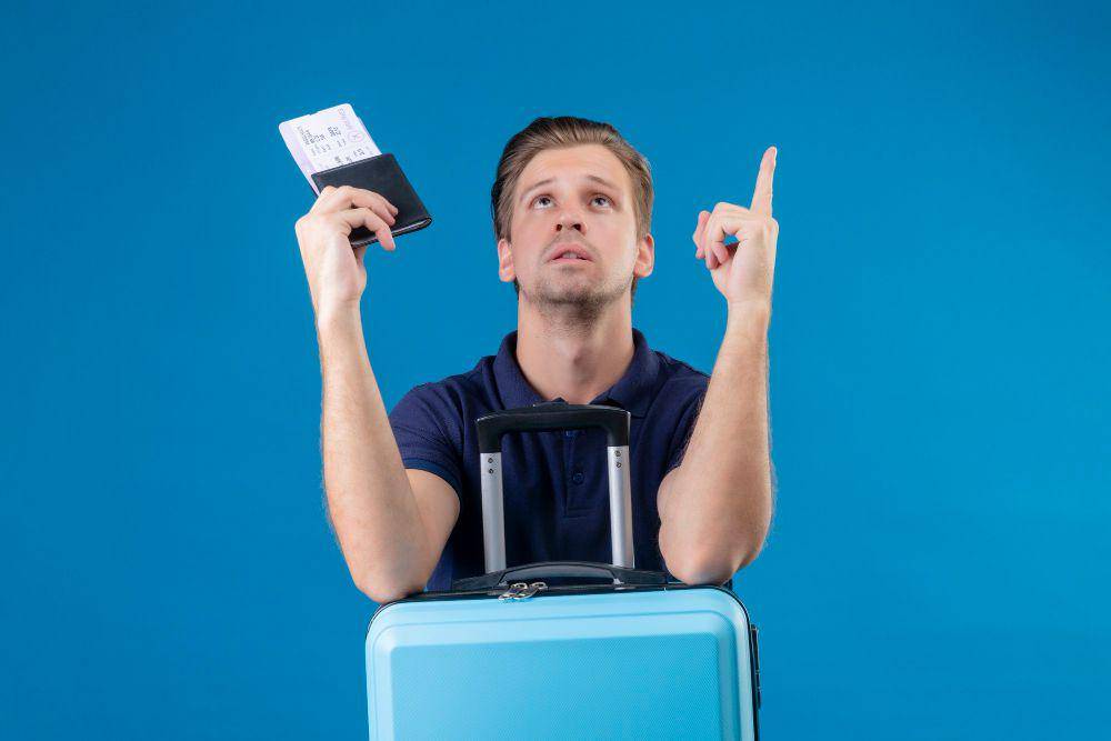 Curiga tidak kembali ke negara asal bisa bikin visa ditolak (Freepik.com)