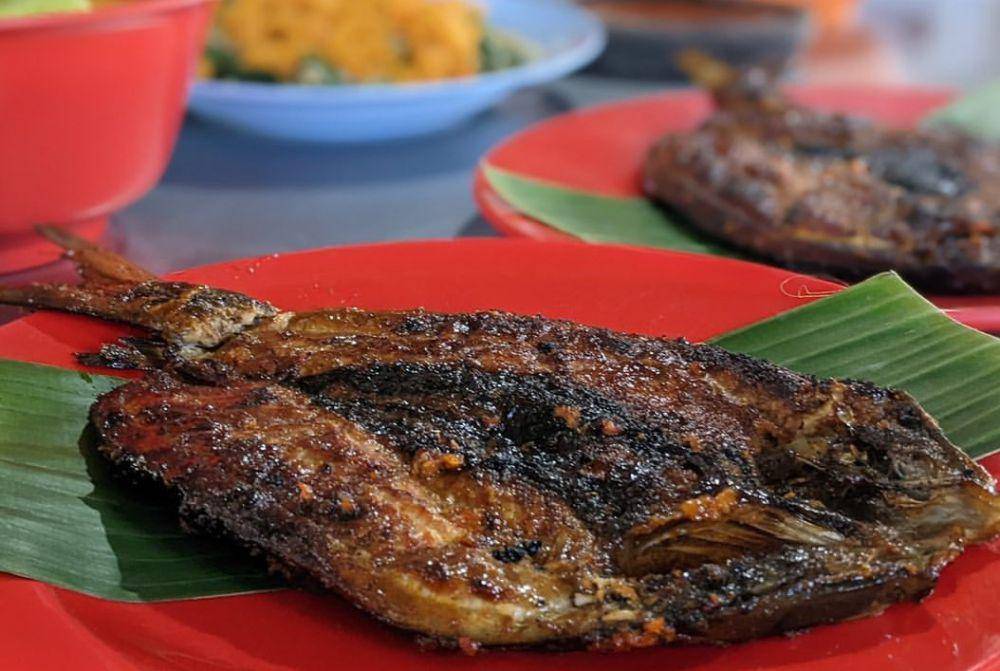 Menu bandeng bakar di Lesehan CSDW Sidoarjo. Instagram/Lesehan.csdw
