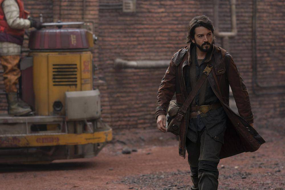 Diego Luna sebagai Cassian Andor di serial Andor (dok. Lucasfilm/Andor)