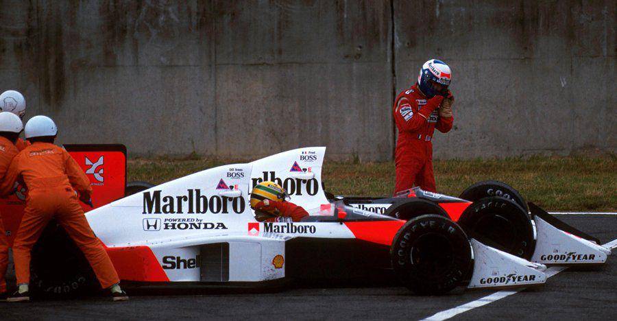 Ayrton Senna dan Alain Prost bertabrakan di GP Jepang 1989. (twitter.com/F1)