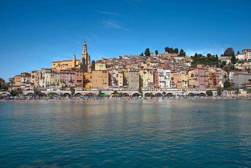 potret keindahan Menton, Prancis (pixabay.com/donauwood)