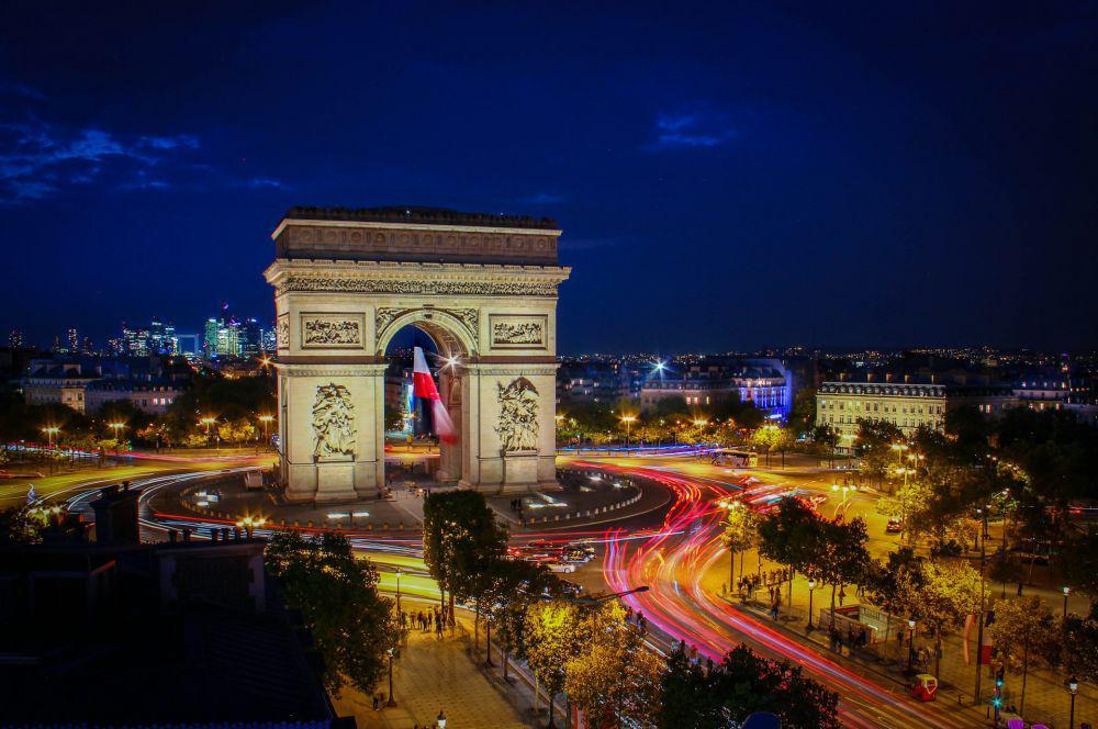 10 Tips Berwisata di Paris saat Malam Hari, Harus Hati-hati!