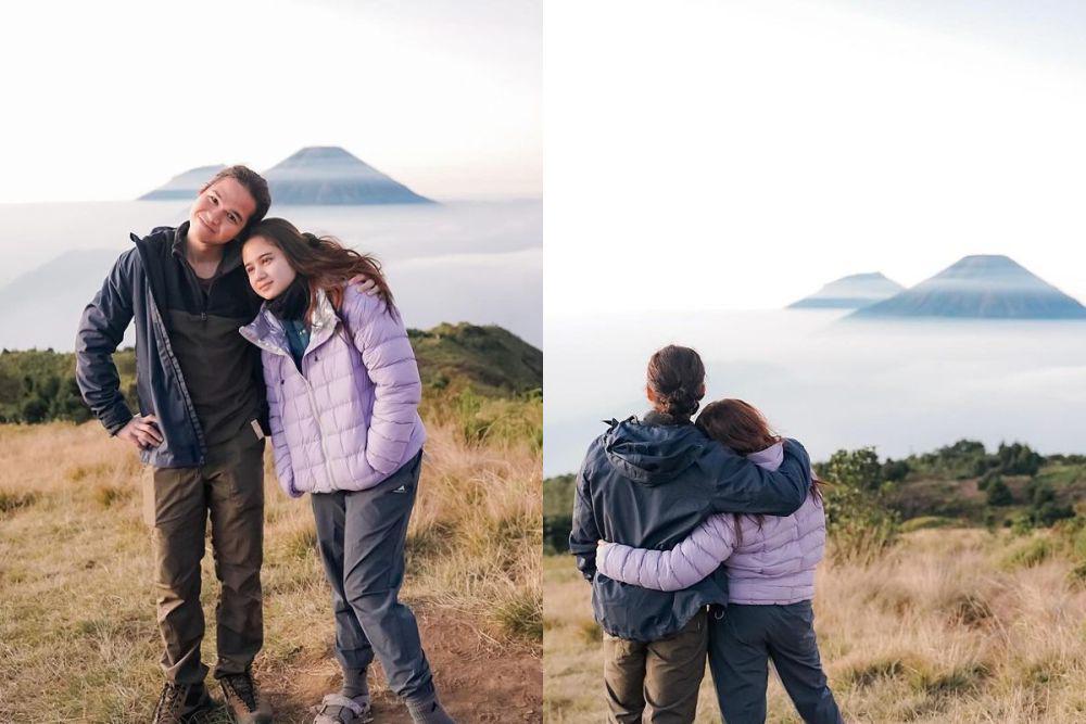 Potret Tissa Biani dan Dul Berlatar Gunung Sindoro dan Sumbing, Mesra!