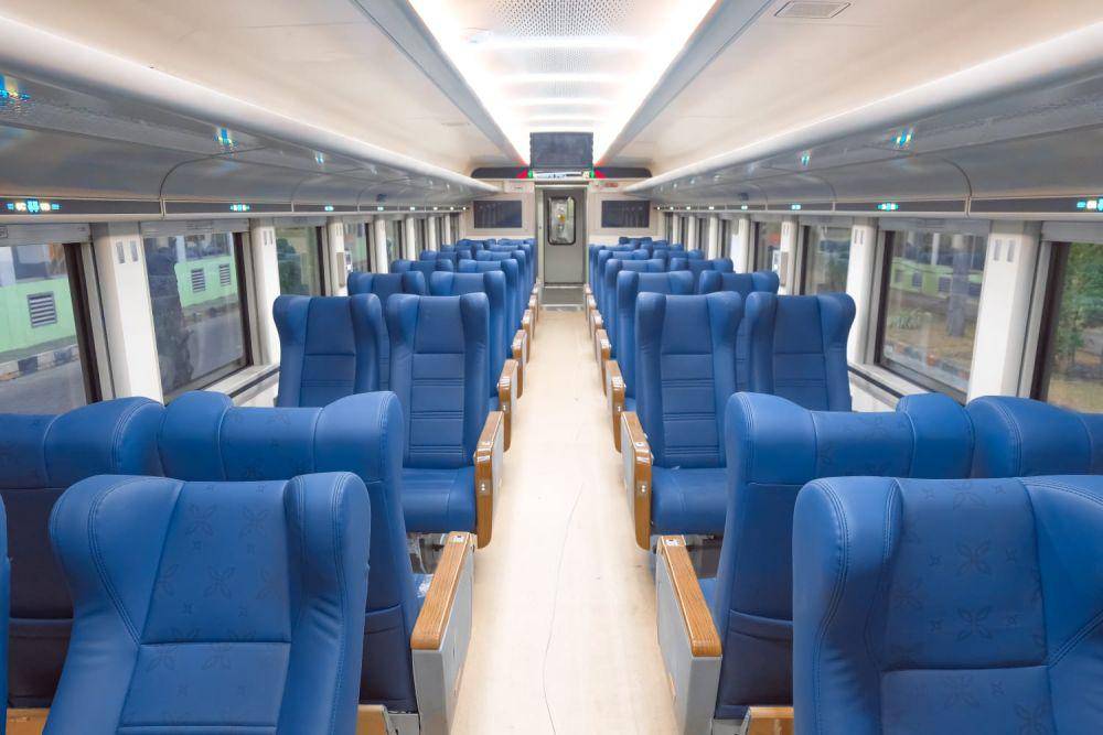 Kereta Api (KA) Blambangan kini melayani rute Stasiun Pasarsenen-Ketapang Banyuwangi (PP). (dok. KAI)