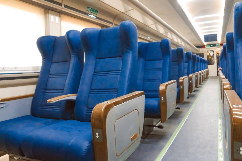 Kereta Api (KA) Blambangan kini melayani rute Stasiun Pasarsenen-Ketapang Banyuwangi (PP). (dok. KAI)