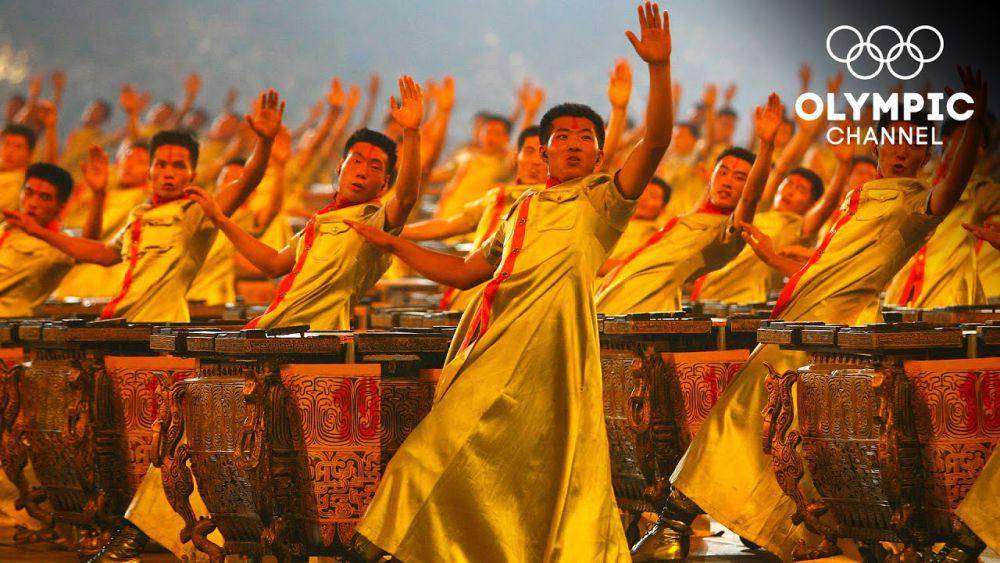 Penampilan 2.008 penabuh drum fou dalam pembukaan olimpiade Beijing 2008. (Youtube.com/olympics)