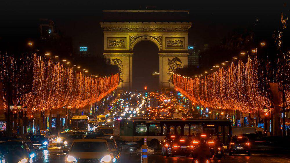 potret Paris di malam hari (pexels.com/Kab Visuals)