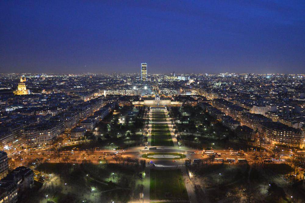 potret Paris di malam hari (pexels.com/Luciano Teixeira)