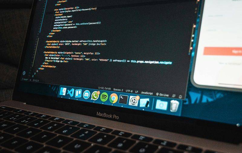 ilustrasi kode malware (pexels.com/Rodrigo Santos)