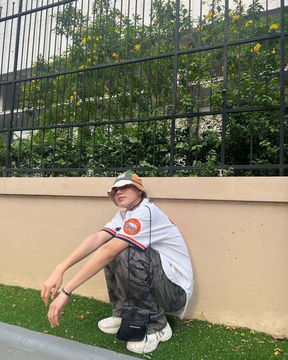 outfit street style ala Daou Pittaya (instagram.com/oueiija)