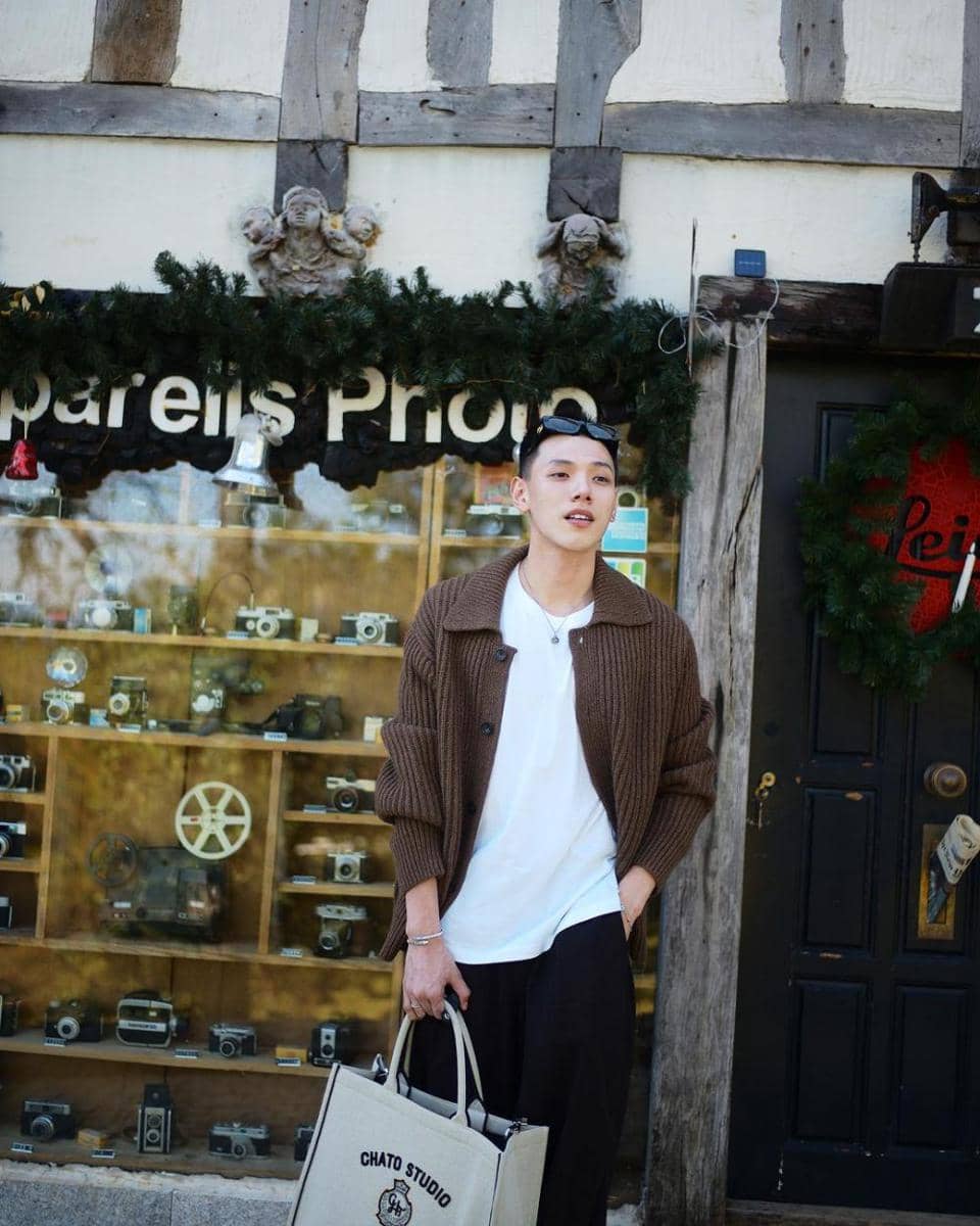 outfit street style ala Daou Pittaya (instagram.com/oueiija)