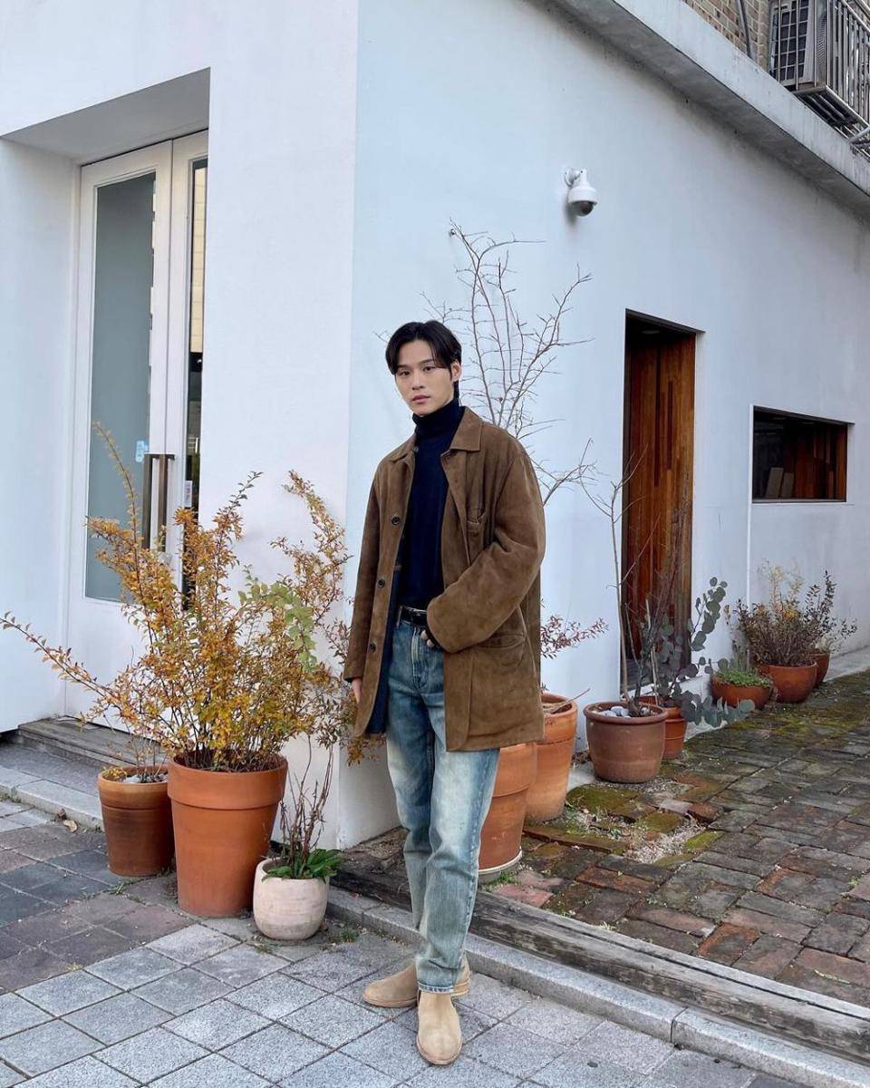 Yoon Ji On (instagram.com/jiii0n__)