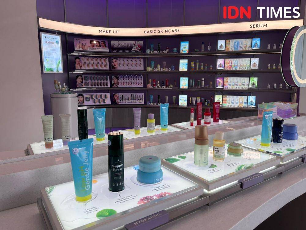 Treatment Somethinc Aesthetic Clinic (IDN Times/Nisa Zarawaki)