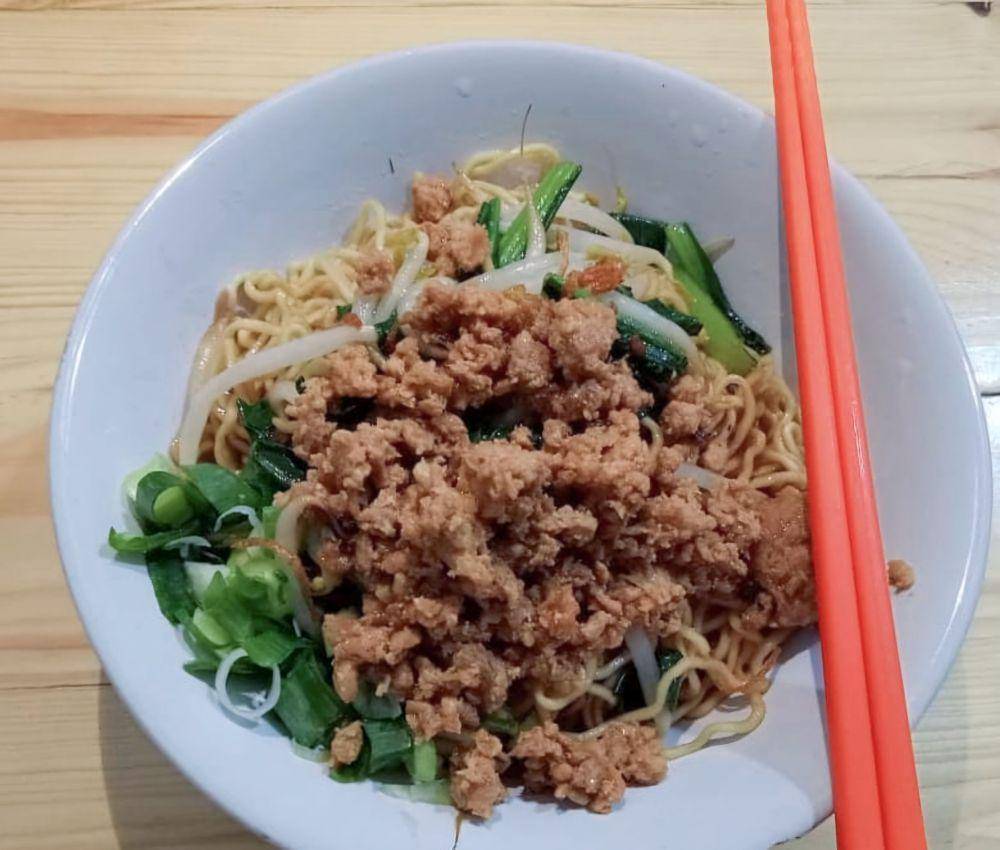 Mie Ayam Bangka Lili Sensen (instagram.com/bakmililisensen)