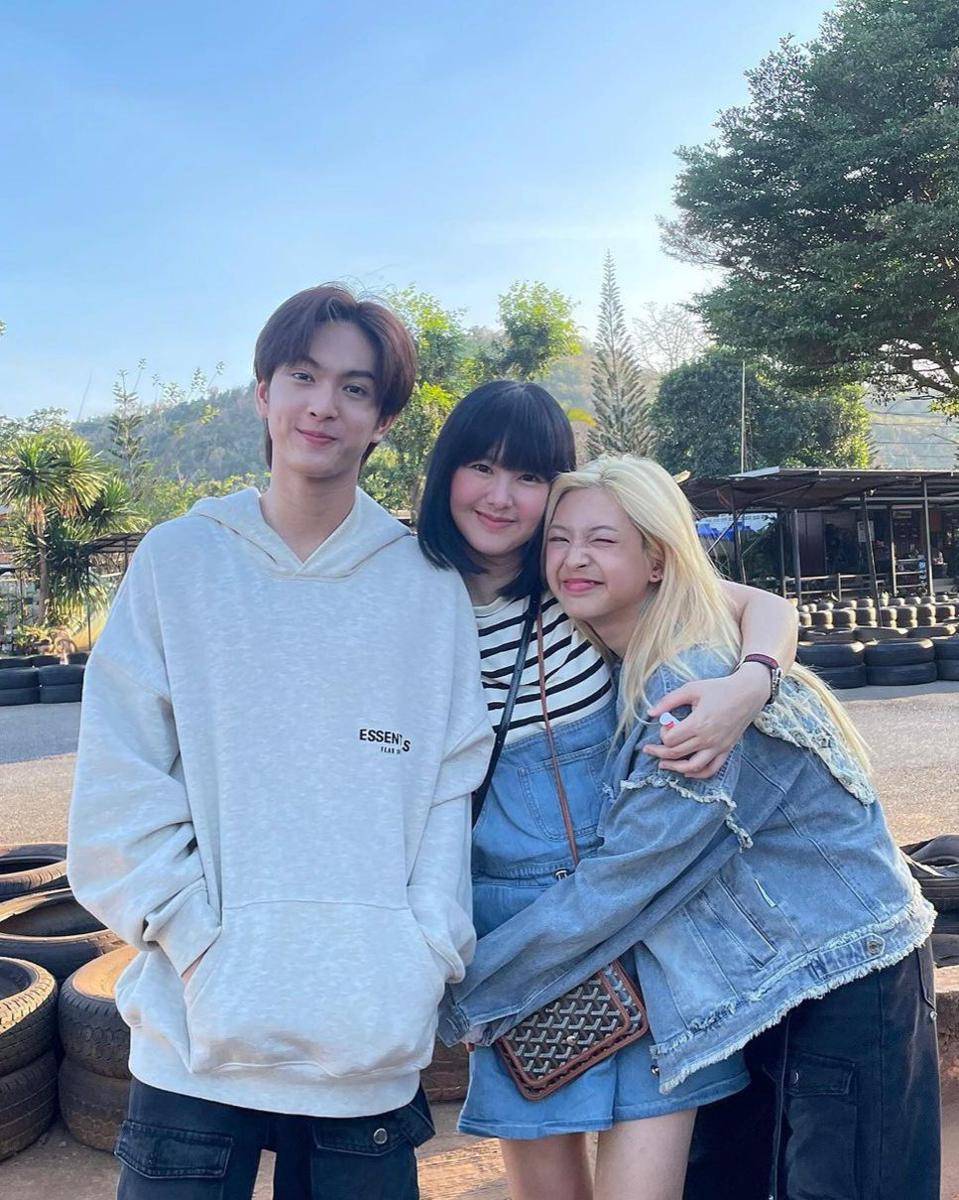 potret kedekatan Chiquita BABYMONSTER dan kakak (instagram.com/makimink)