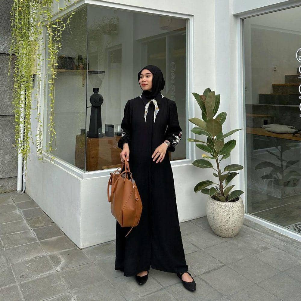 Fitri Hasiani (instagram.com/_kakpit)