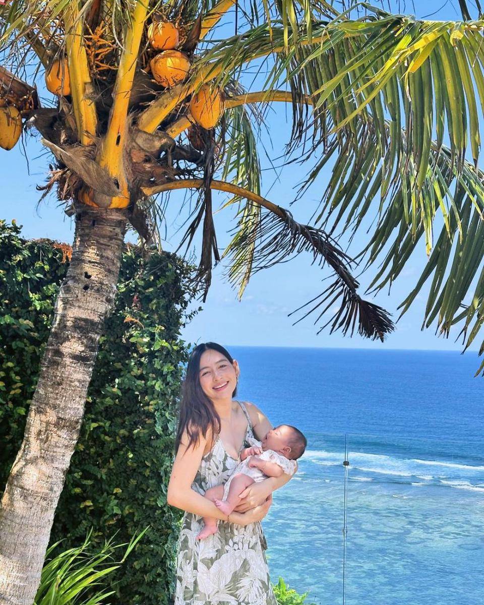 potret Laura Theux dan buah hati (instagram.com/laura_theux)