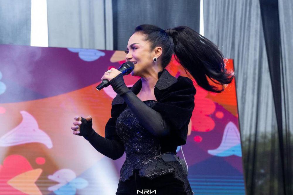 potret Kris Dayanti Lemos manggung di Soundsfest (instagram.com/krisdayantilemos)