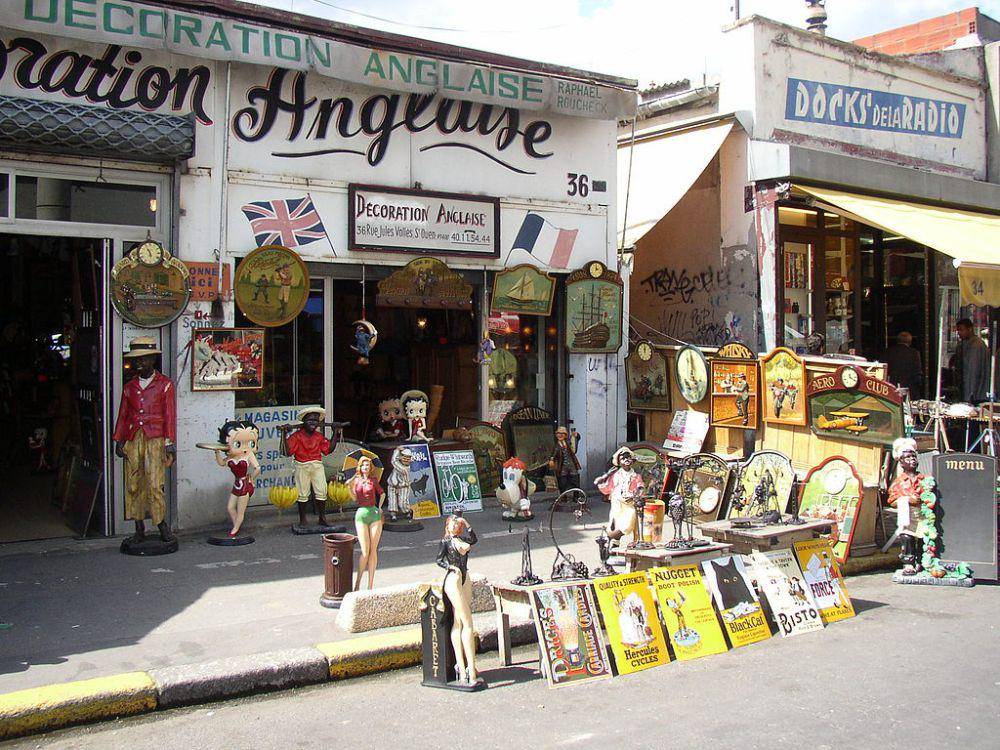 potret salah satu toko di kawasan Marché Aux Puces de Saint-ouen (commons.wikimedia.org/Shadowgate)