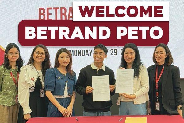 7 Potret Betrand Peto Diterima Kuliah di UNIJI, Langsung Dapat Teman