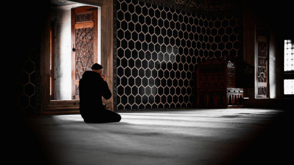 Bacaan Doa Setelah Sholat Fardhu 5 Waktu Sesuai Sunnah