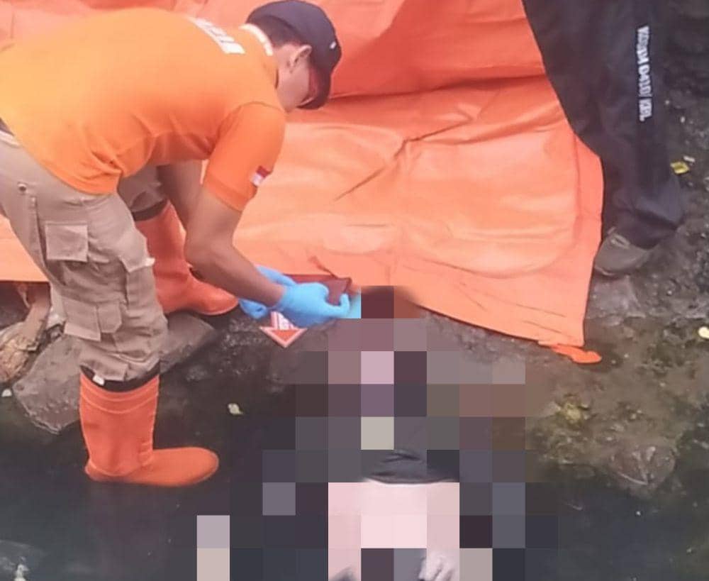 Penampakan lokasi penemuan jasad pria anonim di kali Kelurahan Tanjung Agung, Kecamatan Tanjung Karang Timur, Kota Bandar Lampung, Selasa (30/7/2024). (Dok. Inafis Satreskrim Polresta Bandar Lampung).