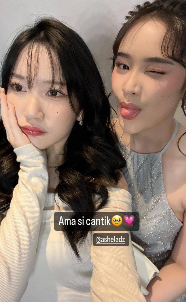 Member JKT48 di gala premiere Dia Angkasa (instagram.com/jkt48.marsha)