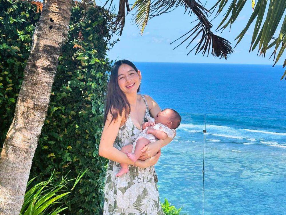 potret Laura Theux dan buah hati (instagram.com/laura_theux)
