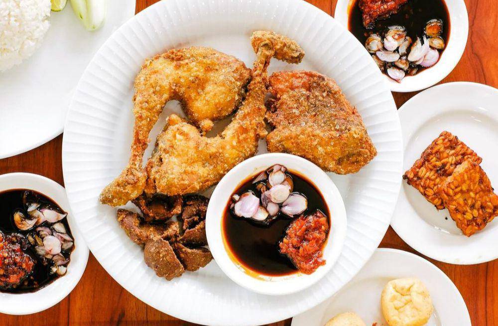 Ayam Goreng Rodjo Mongso (instagram.com/sasmitaedo)