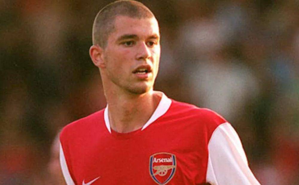 Matthew Connolly (arsenal.com)