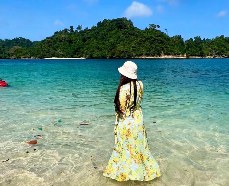 4 Aktivitas Liburan Seru di Pantai Tiga Warna Malang