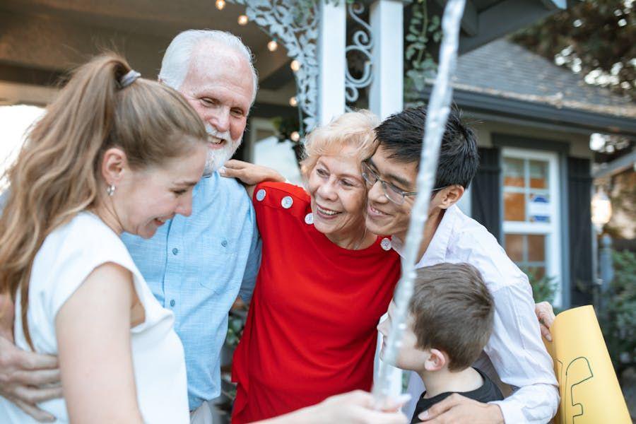 Ciri-ciri Sandwich Generation, Kenali Tanda dan Macamnya