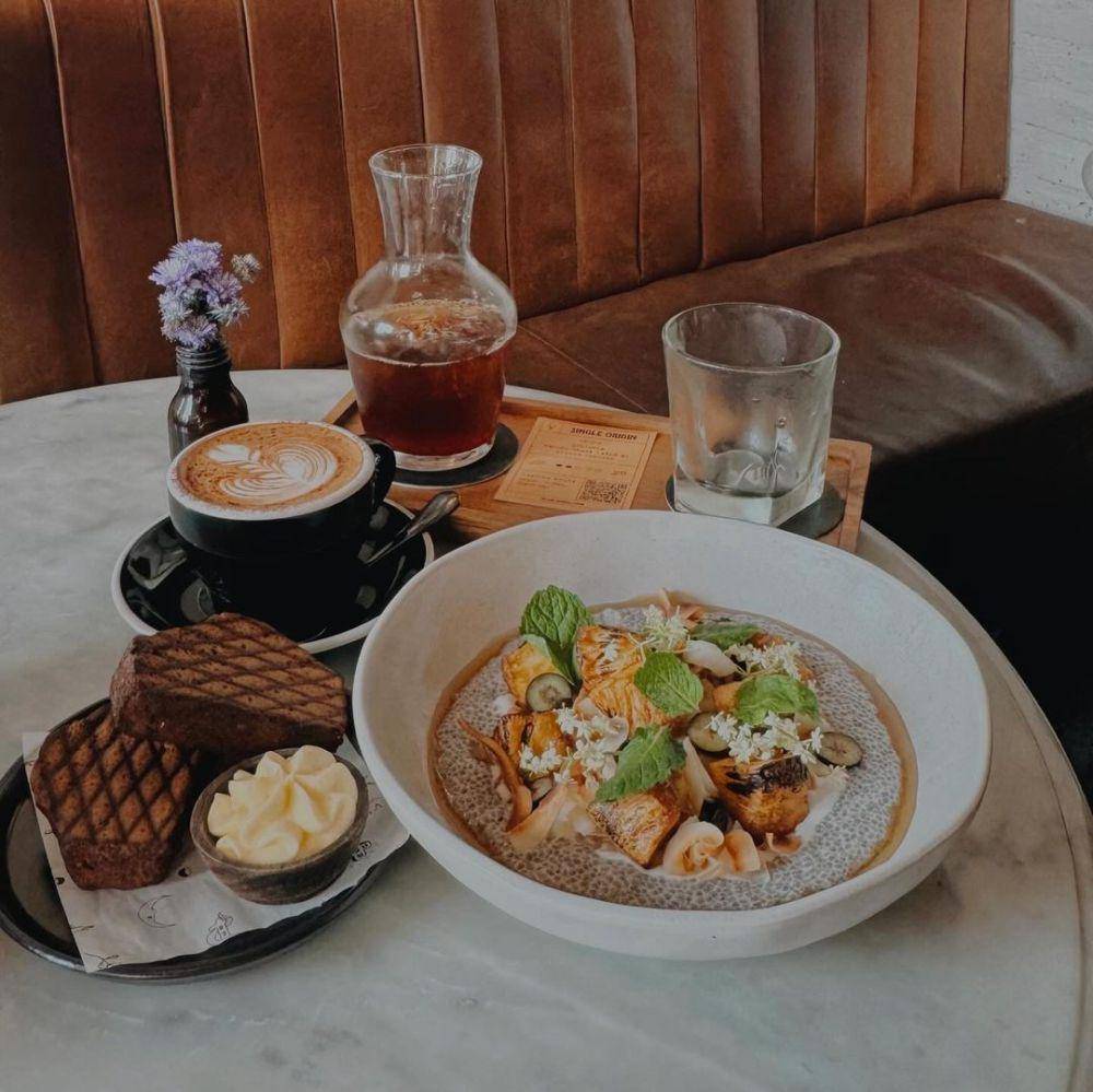Revolver Espresso (instagram.com/vscodumpxjane)