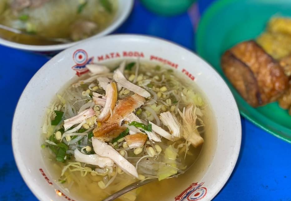 Soto Sampah (instagram.com/eatingwkartika)