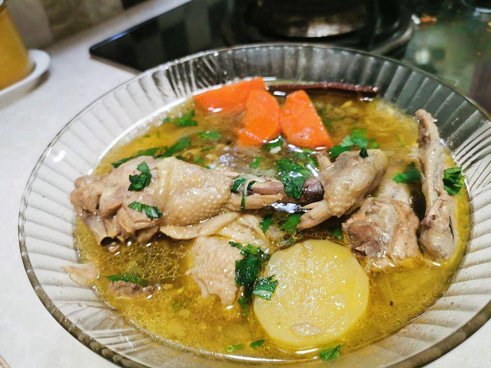 ilustrasi sup ayam (commons.m.wikimedia.org/Mdsheth1986)