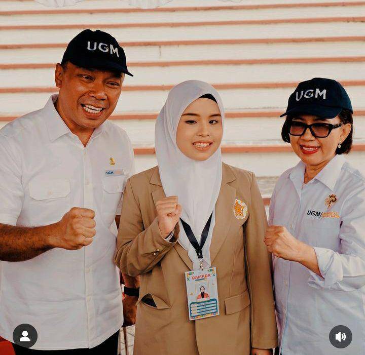 potret Putri Ariani di acara PIONIR Gadjah Mada (instagram.com/arianinismaputri)