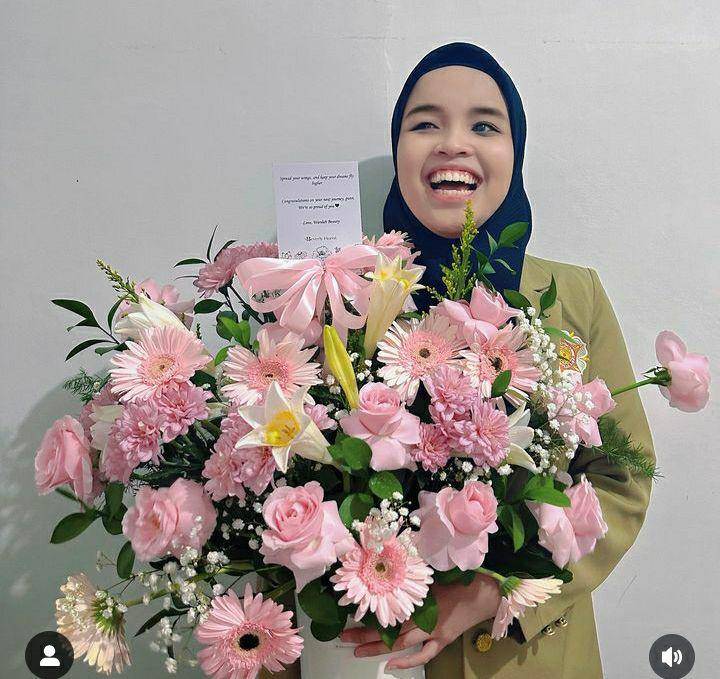 potret Putri Ariani di acara PIONIR Gadjah Mada (instagram.com/arianinismaputri)
